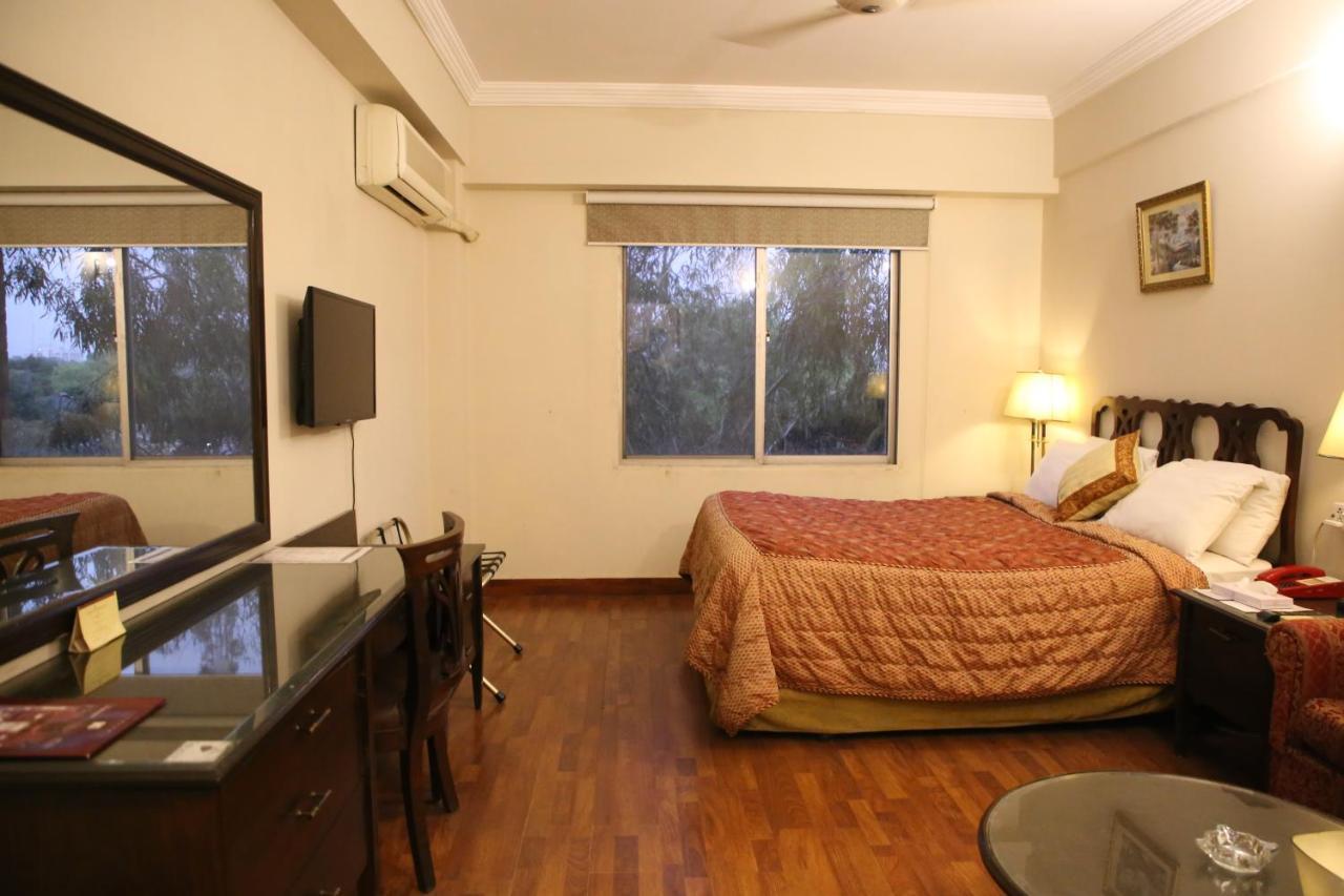 Carlton Tower Hotel Λαχόρη Εξωτερικό φωτογραφία