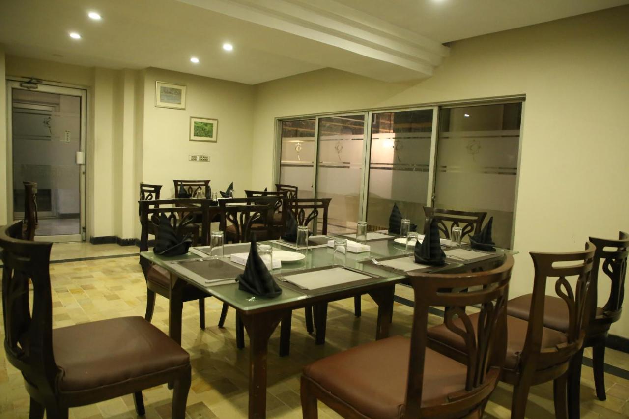 Carlton Tower Hotel Λαχόρη Εξωτερικό φωτογραφία