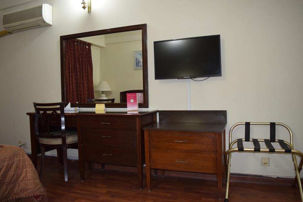 Carlton Tower Hotel Λαχόρη Εξωτερικό φωτογραφία