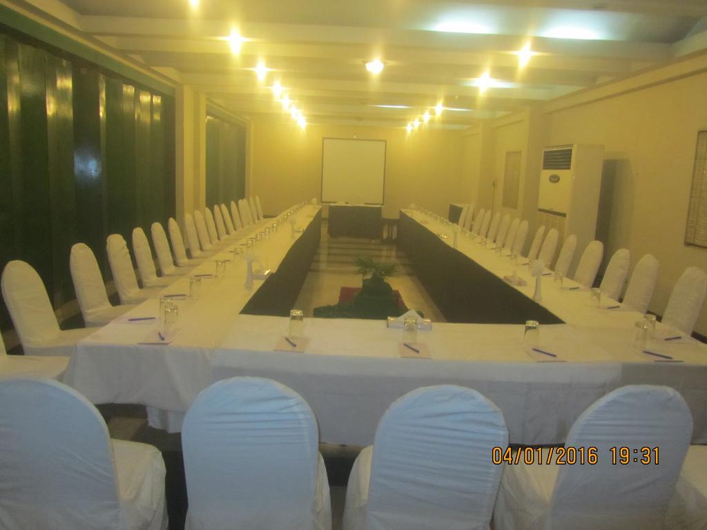 Carlton Tower Hotel Λαχόρη Εξωτερικό φωτογραφία