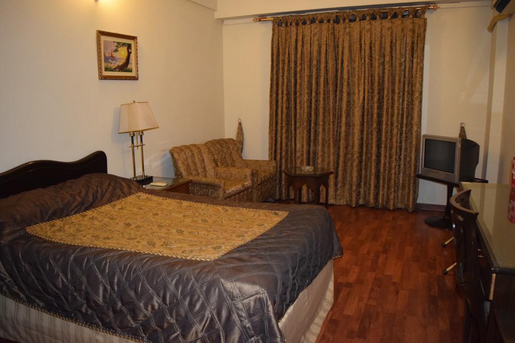 Carlton Tower Hotel Λαχόρη Δωμάτιο φωτογραφία